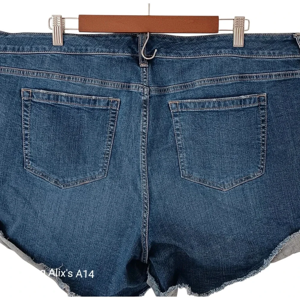 Torrid Plus Size 18 Shorts‎  Blue Denim Stretch Cotton Spandex Comfortable Fit